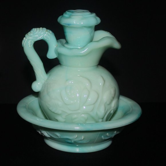 Avon Jadeite Pitcher and Basin | Vintage Avon Foaming Bath Oil Set - Picture 3 of 10